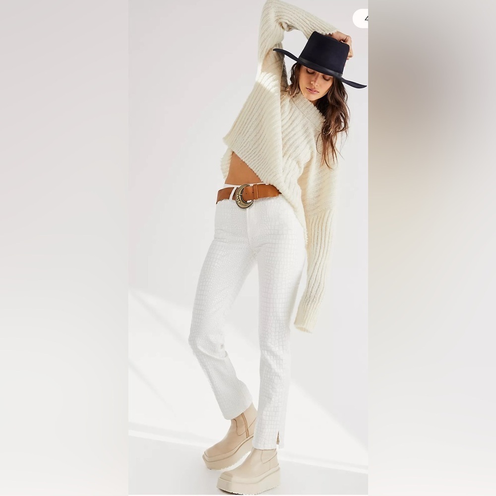 NWT Free People Lydia Embossed Slim Straight Leg‎ Jeans in Mother Pearl, Size 30